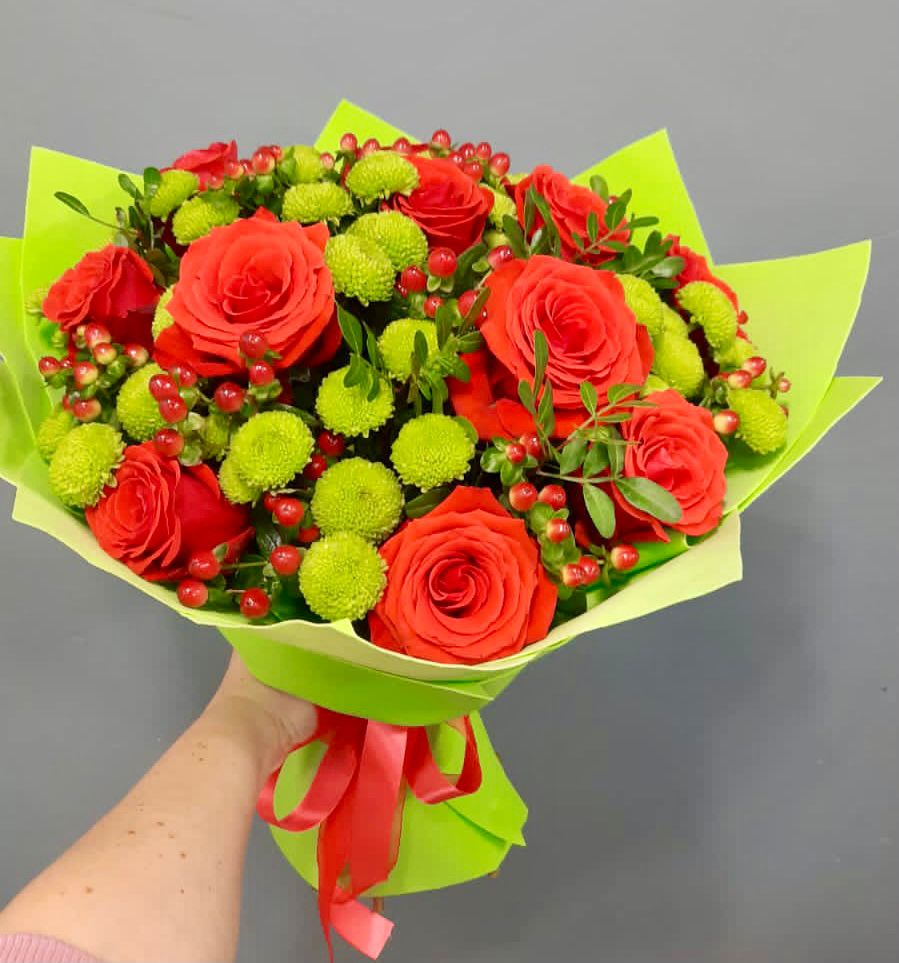 Букет цветов из: Хризантемы и Розы в Воскресенском