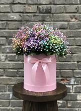 Цветочная композиция из Гипсофила и Розы в шляпной коробке в Воскресенском