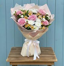 Букет цветов из:  Гвоздики, Орхидеи и Розы #REPLACE_PRED# Воскресенском