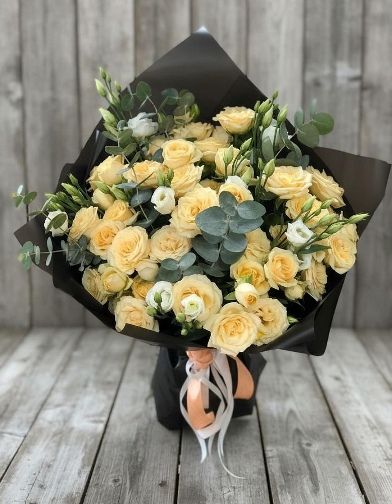 Букет цветов из: Розы и Лизиантусы в Воскресенском