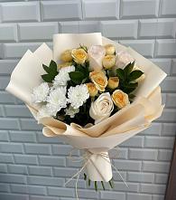 Букет цветов из:  Розы и Хризантемы в Воскресенском