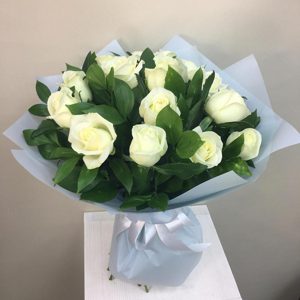 Букет 15 Белых роз Проуд в Воскресенском
