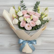 Букет цветов из:  Лизиантусы в Воскресенском