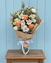 Букет цветов из:  Альстромерии, Лизиантусы, Розы и Хризантемы #REPLACE_PRED# Воскресенском