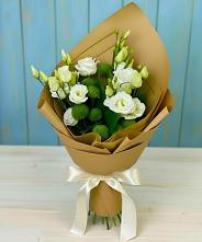 Букет цветов из:  Хризантемы и Лизиантусы в Воскресенском