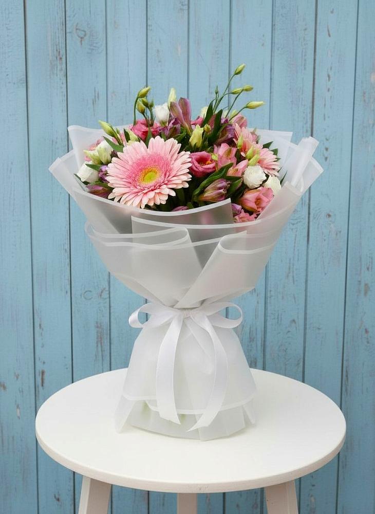 Букет цветов из: Герберы, Альстромерии и Лизиантусы в Воскресенском