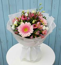 Букет цветов из:  Герберы, Альстромерии и Лизиантусы в Воскресенском
