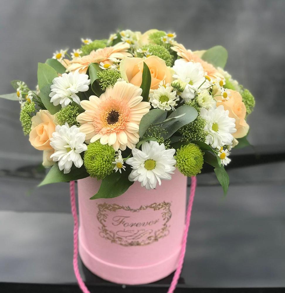 Цветочная композиция из Розы, Герберы и Хризантемы в шляпной коробке в Воскресенском