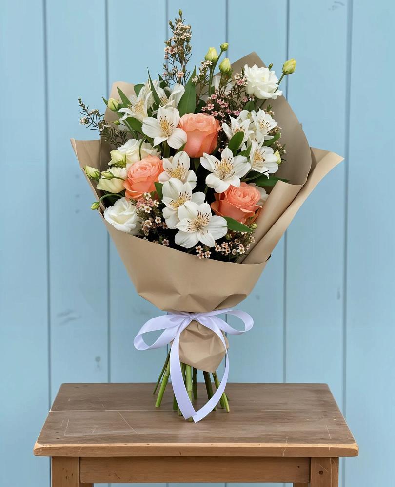 Букет цветов из: Альстромерии, Лизиантусы, Розы и Хризантемы в Воскресенском